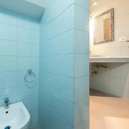 By Short Holidays 3 Apartment Bologna