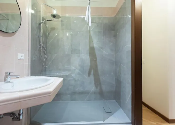 By Short Holidays 3 * بولونيا