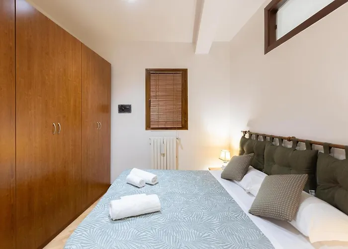 By Short Holidays 3 شقة